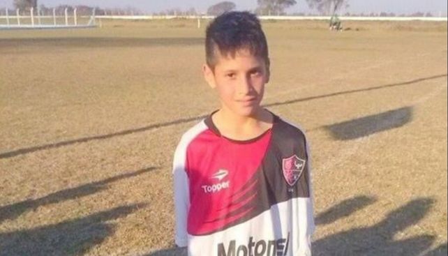 Brian Aguirre publicó en sus redes una foto de sus primeros años vistiendo la rojinegra.