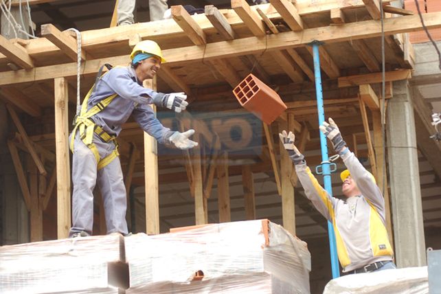 El mercado laboral provincial cierra 2011 con saldo positivo