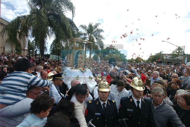 Para pedir o agradecer, miles de fieles llegaron a Guadalupe