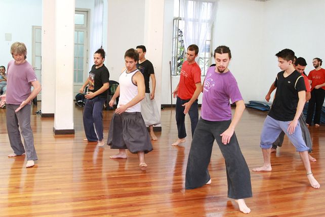 Ensayos. Bailarines y cantantes se prepararon para el evento. Nesally León será una de las representantes por Santa Fe
