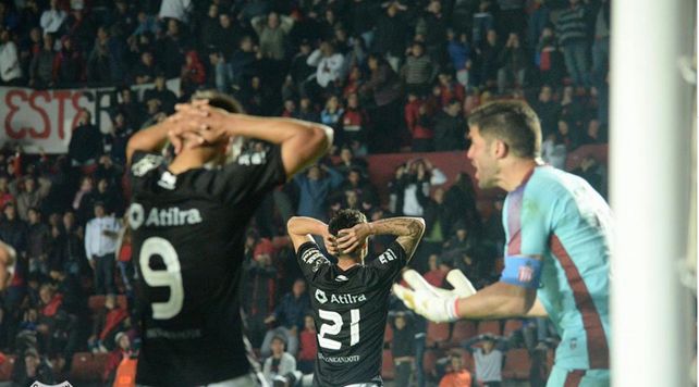 La dupla de ataque por ahora no se consolida