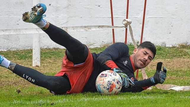 El arquero se pone a punto en la pretemporada de Patronato.