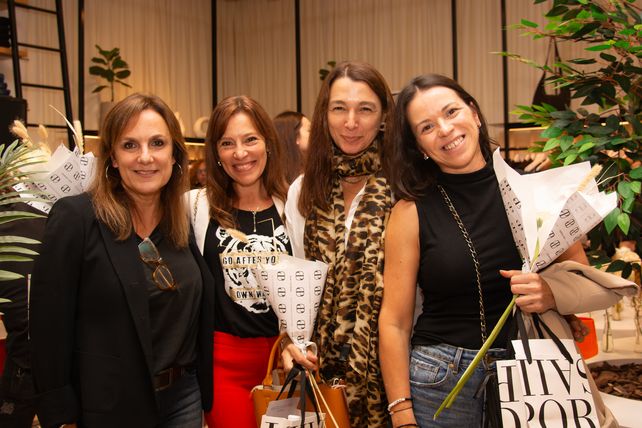 Miriam Ferraguti, Mónica Páez, Betina Ronsisvalle y María Prado  