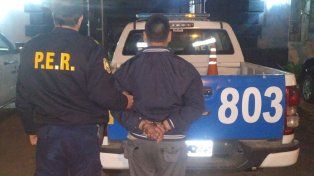 Paraná: violento arrastró por el suelo a su pareja