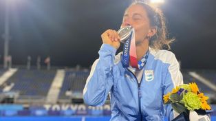 El drama de Sofía Maccari, la Leona a la que le robaron la medalla y ahora la extorsionan