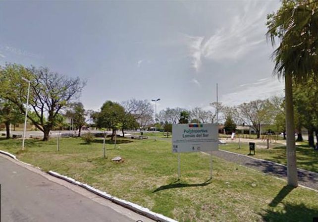 El polideportivo tiene espacio para que los niños y las niñas jueguen.