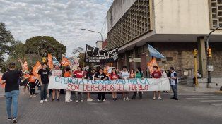 Paraná: nutrida movilización en defensa de la universidad pública