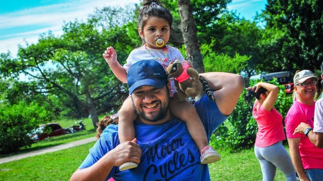 El Parque Urquiza se cubrió de rosa para concientizar sobre el cáncer de mama