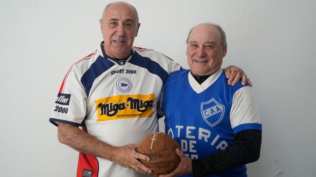 Símbolos de Argentino y Central Córdoba se pusieron el clásico chico rosarino al hombro