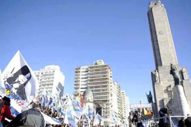 Cristina recordó a Belgrano y su obra en el Monumento a la Bandera