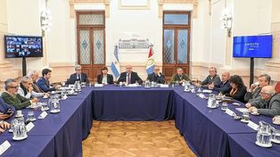 El gobernador habló de los destinos que podrían tener los fondos del acuerdo por la deuda