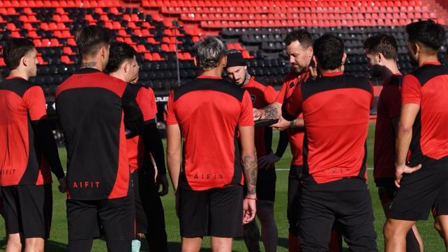 El Ogro Fabbiani afronta días clave de preparación para las tres finales que se le avecinan a Newells.