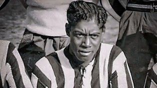 Alejandro de los Santos, el único futbolista negro que jugó para la Argentina y que nació en Paraná.