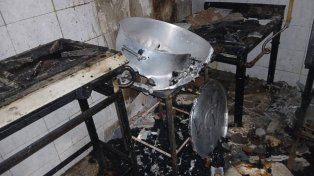 Incendio en una fábrica casera de pastas y pastelitos de Paraná provocó importantes daños materiales