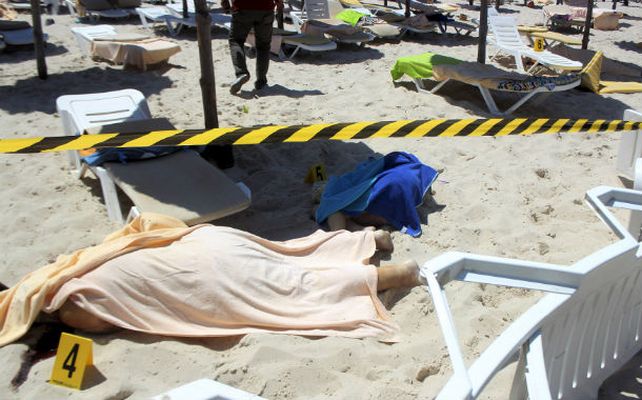 Horror. Mientras tomaban sol en una playa de Túnez