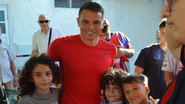 Javier Saviola estuvo en Patronato y jugó un picadito
