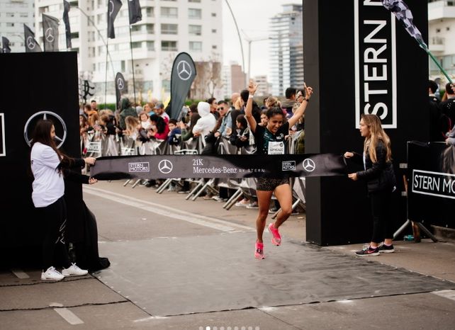 Récord. Lozano, por primera vez en 21K.