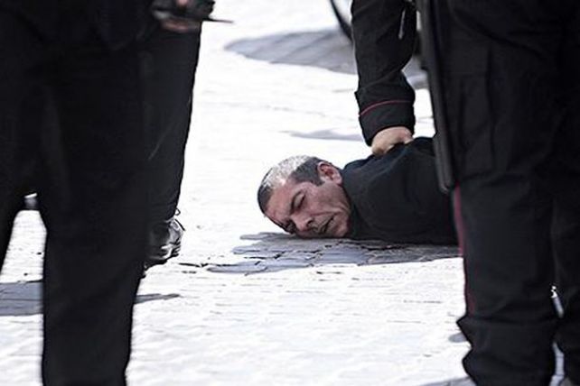 Italia: atacaron a tiros a la seguridad del Parlamento durante la jura de ministros