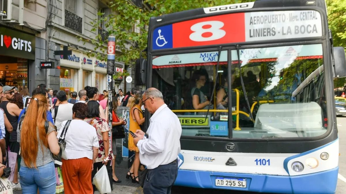 Con aumentos de 45%, el boleto de colectivo en Buenos Aires pasa a $77 ...