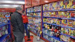 Baja interanual en las ventas por el Día del Niño: comercios advirtieron que el impacto fue limitado