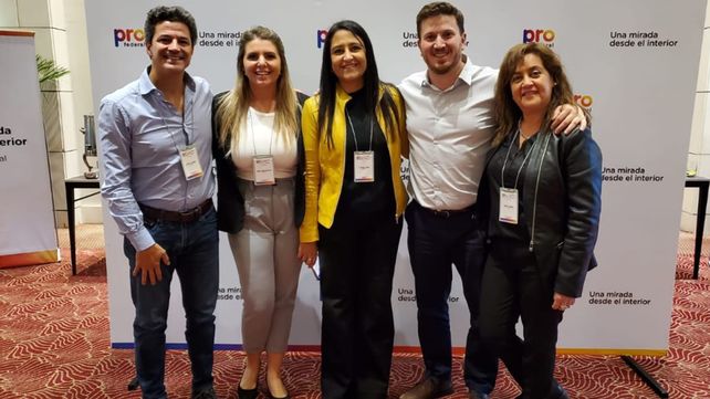 El diputado nacional Federico Angelini (segundo desde la derecha) dijo que el federalismo tiene que volver a ser una realidad y dejar de ser un eslogan.