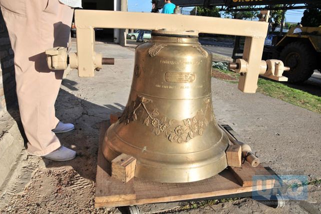 La iglesia Santa Lucía concretó un viejo proyecto y tendrá su campanario