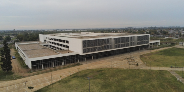 La construcción. El plazo de ejecución de cloacas es de 240 días.