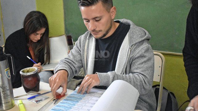 Santa Fe elige 2023: las postales de los santafesinos en esta jornada electoral