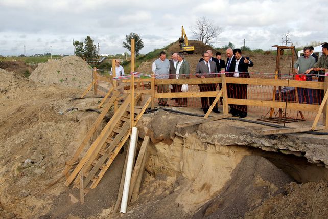 “El mejor homenaje a quienes sufrieron la inundación es hacerlo con obras”, dijo Bonfatti