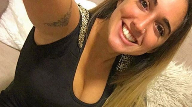 La preciosa rubia que busca el corazón del goleador argentino