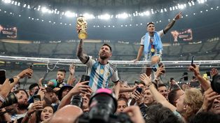 El momento soñado. Messi levantando la Copa del Mundo.