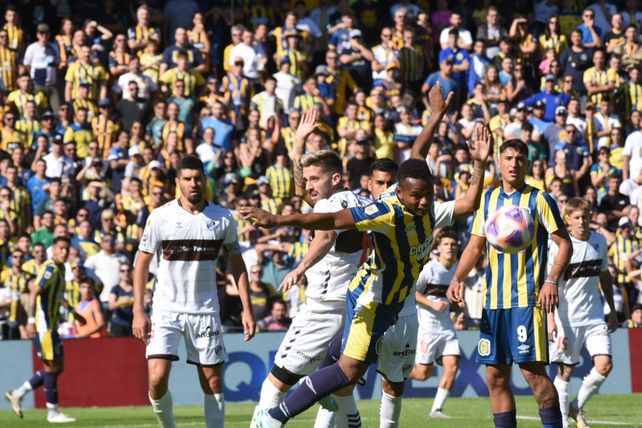 Central ganó 4 a 0 con un gol de OConnor en el final tras revisión del VAR
