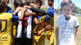 Los chicos del equipo de Tapalqué saludan a Luca, el chico que perdió a su mamá pero eligió jugar al fútbol para homenajearla.