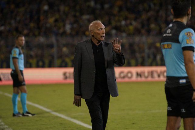 Miguel Angel Russo armó un equipo pensando en Riestra