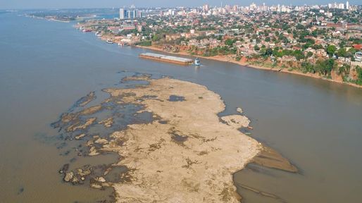 Descubren un islote volcánico frente a Asunción por la bajante del río Paraguay