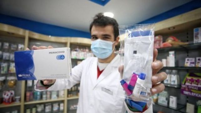 La Anmat aprobó la venta libre en farmacias de un test rápido de Covid-19