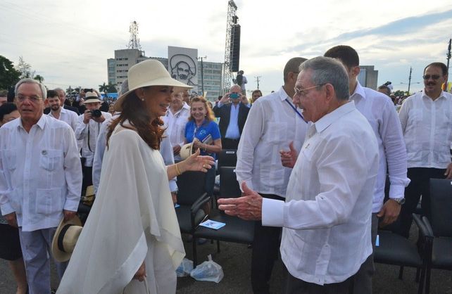 Un tribunal autorizó a Cristina Kirchner a viajar a Cuba para visitar a Florencia