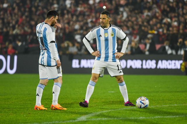 Lionel Messi y Maxi Rodríguez compartieron un tiempo con la camiseta de la selección argentina.