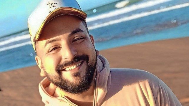 Andrés busca saber quién fue su padre biológico