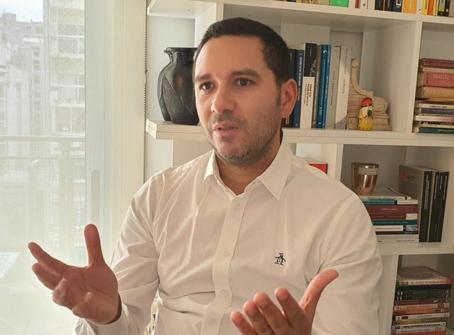 Para el politólogo Federico Zapata Cristina ha ido perdiendo la batalla de la opinión pública.&nbsp;