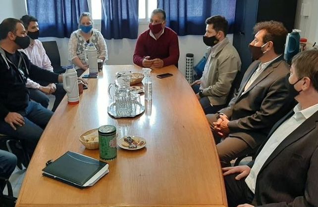 La reunión entre el presidente comunal Pedro Uliambre