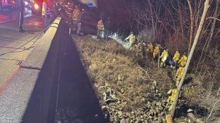 Un conductor sobrevivió una semana atrapado en su camioneta tras un accidente