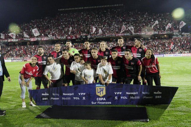 El once de Newells que no pudo con Platense. El mejor