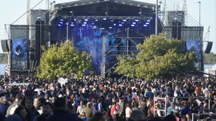 Uno de los hitos del mes que traccionaron turismo fue la enorme fiesta popular del 20 de junio en Parque Nacional a la Bandera, en la cual transitaron a lo largo de toda la jornada unas 350 mil personas.