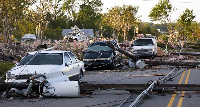 Al menos 43 personas murieron en una seguidilla de tornados en Estados Unidos