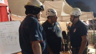 Mendoza (der.) se encuentra trabajando en Villa Gesell.