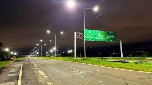 Ataque a piedrazos en Circunvalación Oeste: dañaron un auto
