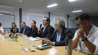 El intendente Vallejos junto a representantes de la UTN, el CEM y la empresa IPSF presentó el acuerdo en sociedad.&nbsp;