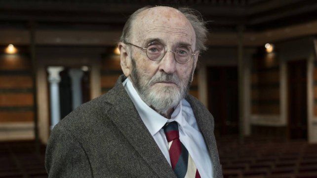 El escritor español Álvaro Pombo recibió el Premio Cervantes