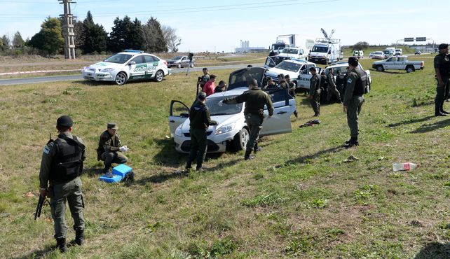 Perseguido. Los ladrones se fueron tirando del auto